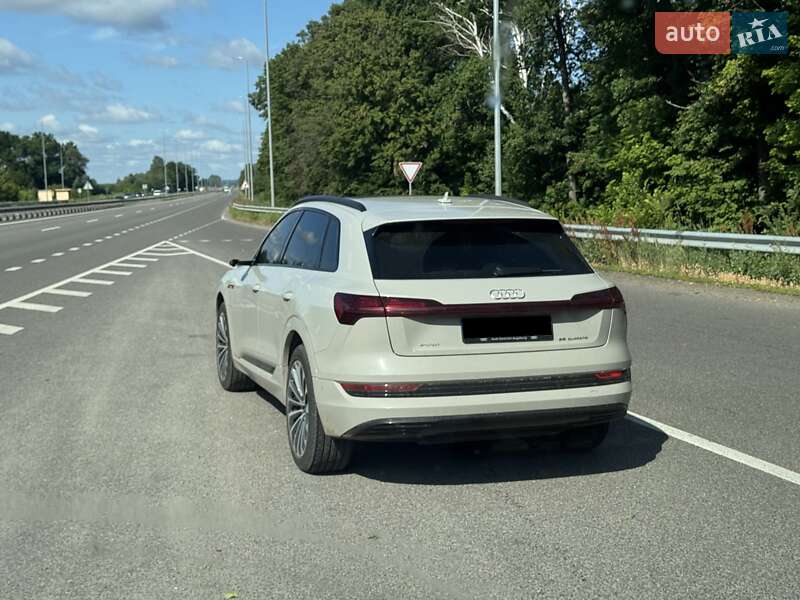 Внедорожник / Кроссовер Audi e-tron 2019 в Полтаве