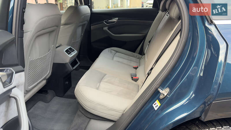 Внедорожник / Кроссовер Audi e-tron 2020 в Сваляве фото 48 Внедорожник / Кроссовер Audi e-tron 2020 в Сваляве