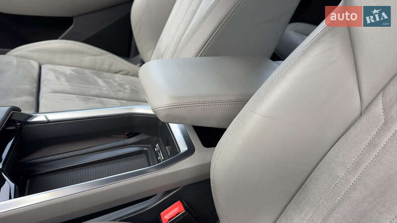 Внедорожник / Кроссовер Audi e-tron 2020 в Сваляве фото 62 Внедорожник / Кроссовер Audi e-tron 2020 в Сваляве