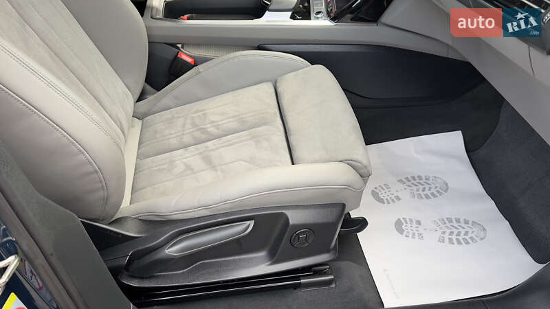 Внедорожник / Кроссовер Audi e-tron 2020 в Сваляве фото 73 Внедорожник / Кроссовер Audi e-tron 2020 в Сваляве