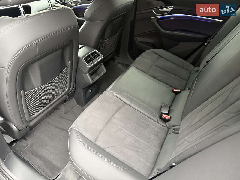 Внедорожник / Кроссовер Audi e-tron 2021 в Мукачево