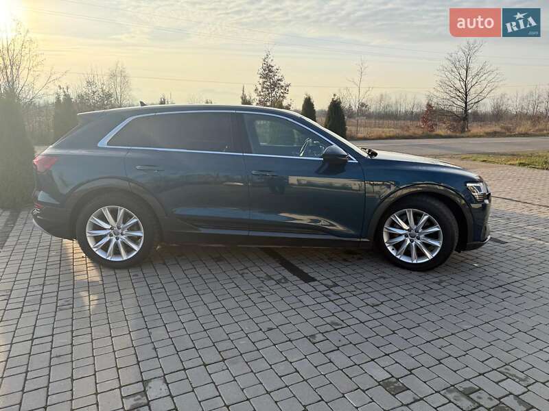Внедорожник / Кроссовер Audi e-tron 2019 в Хусте