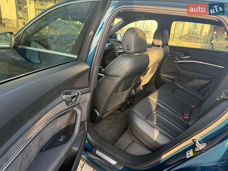 Внедорожник / Кроссовер Audi e-tron 2019 в Хусте