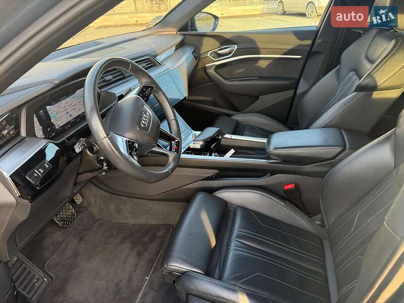 Внедорожник / Кроссовер Audi e-tron 2019 в Хусте