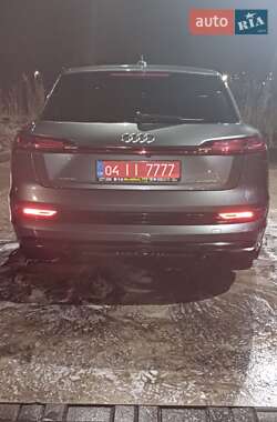 Позашляховик / Кросовер Audi e-tron 2021 в Дніпрі