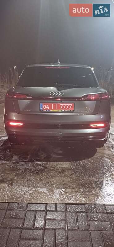 Позашляховик / Кросовер Audi e-tron 2021 в Дніпрі