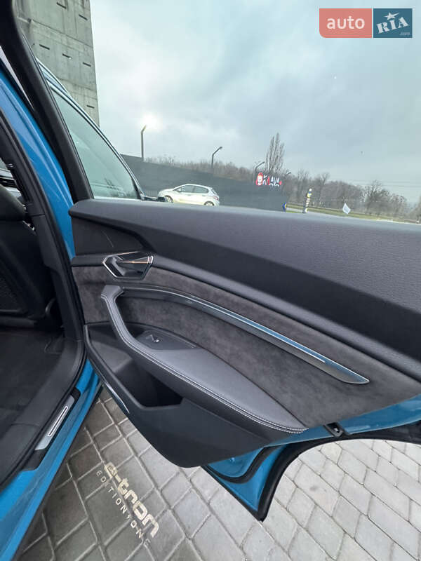 Внедорожник / Кроссовер Audi e-tron 2019 в Харькове