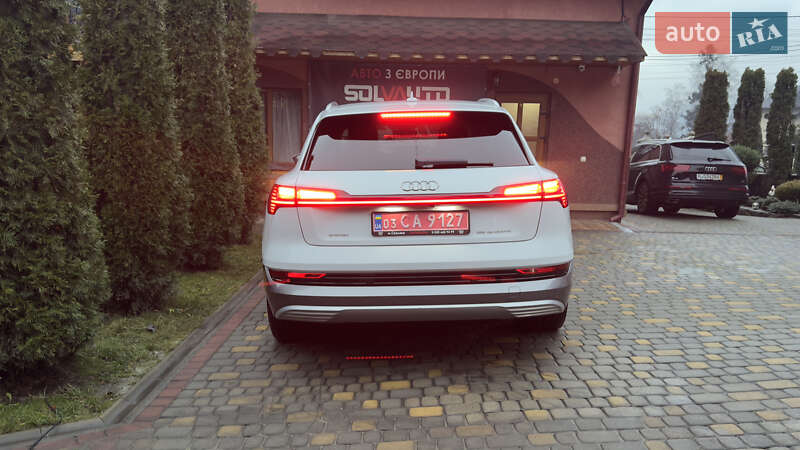 Внедорожник / Кроссовер Audi e-tron 2019 в Сваляве