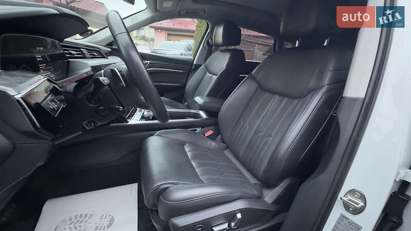 Внедорожник / Кроссовер Audi e-tron 2019 в Сваляве