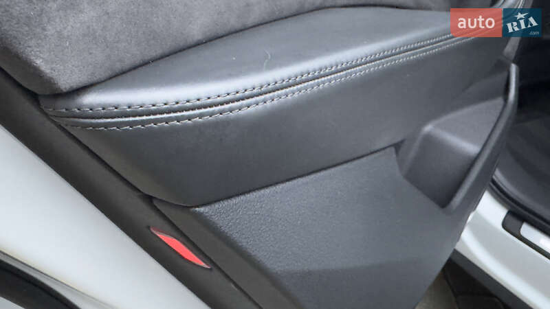 Внедорожник / Кроссовер Audi e-tron 2019 в Сваляве