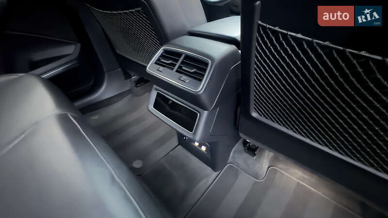 Внедорожник / Кроссовер Audi e-tron 2019 в Сваляве