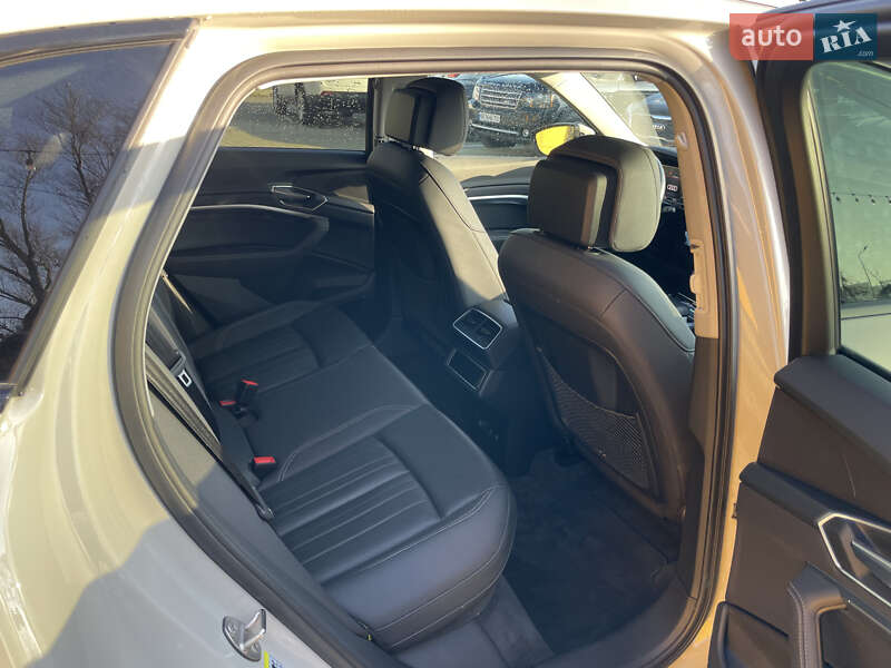 Внедорожник / Кроссовер Audi e-tron 2021 в Львове