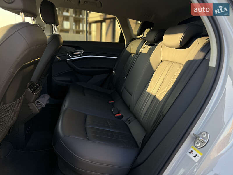 Внедорожник / Кроссовер Audi e-tron 2020 в Городке