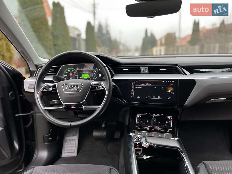 Позашляховик / Кросовер Audi e-tron 2023 в Хмельницькому