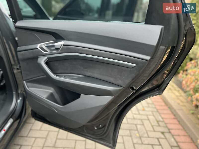 Позашляховик / Кросовер Audi e-tron 2023 в Хмельницькому