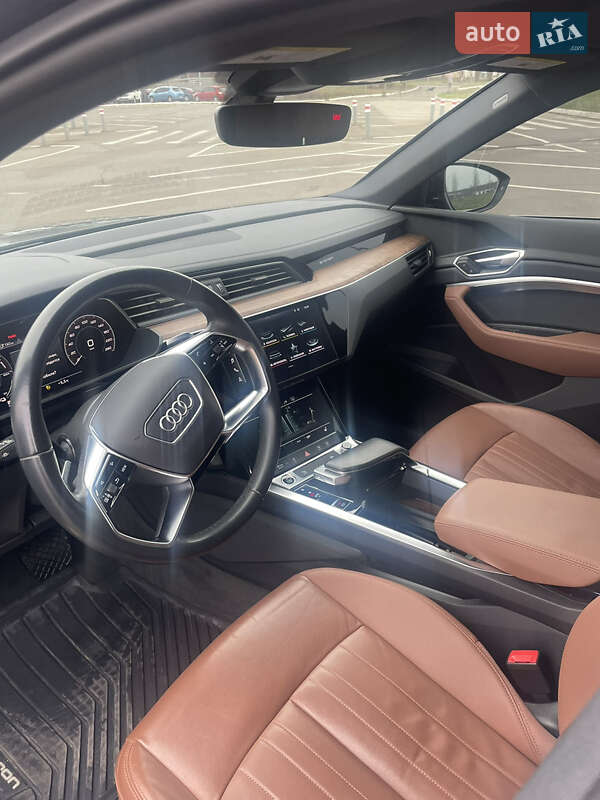 Внедорожник / Кроссовер Audi e-tron 2021 в Кривом Роге фото 20 Внедорожник / Кроссовер Audi e-tron 2021 в Кривом Роге