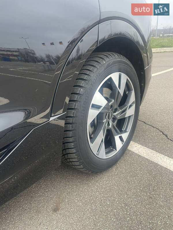 Внедорожник / Кроссовер Audi e-tron 2021 в Кривом Роге фото 25 Внедорожник / Кроссовер Audi e-tron 2021 в Кривом Роге