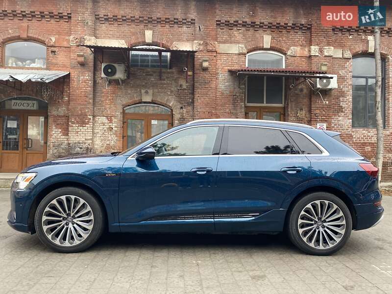 Внедорожник / Кроссовер Audi e-tron 2019 в Львове