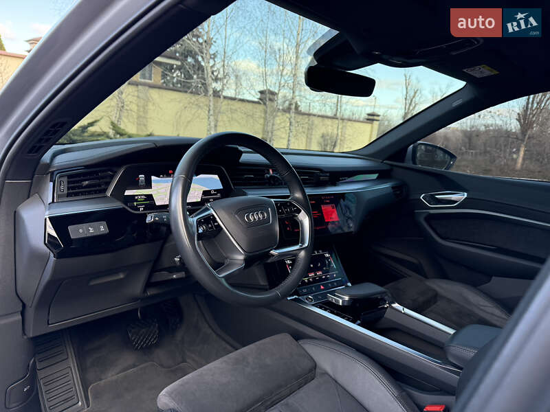 Внедорожник / Кроссовер Audi e-tron 2020 в Днепре