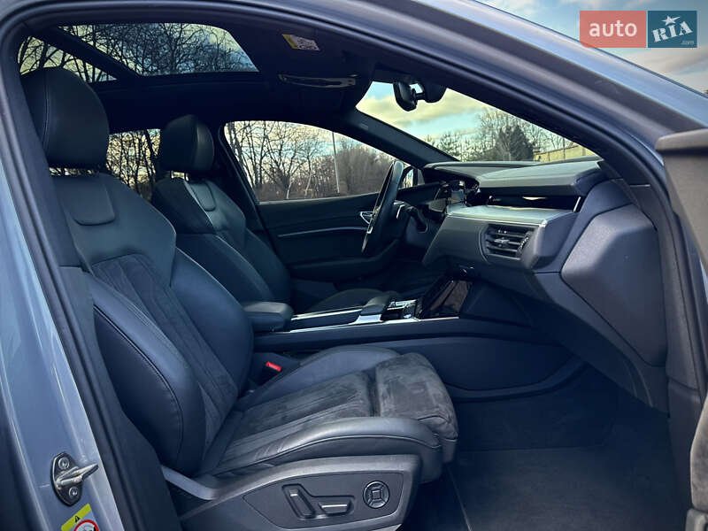 Внедорожник / Кроссовер Audi e-tron 2020 в Днепре
