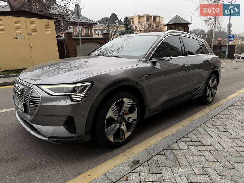 Внедорожник / Кроссовер Audi e-tron 2019 в Киеве