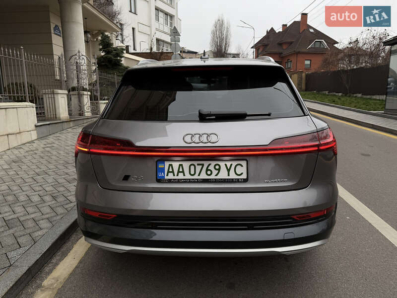 Внедорожник / Кроссовер Audi e-tron 2019 в Киеве