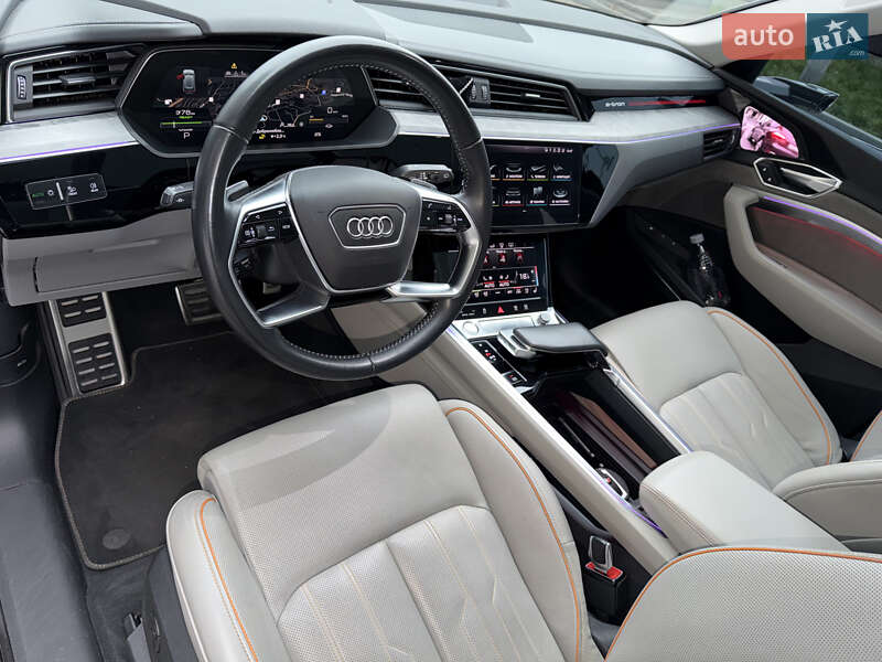 Внедорожник / Кроссовер Audi e-tron 2019 в Киеве