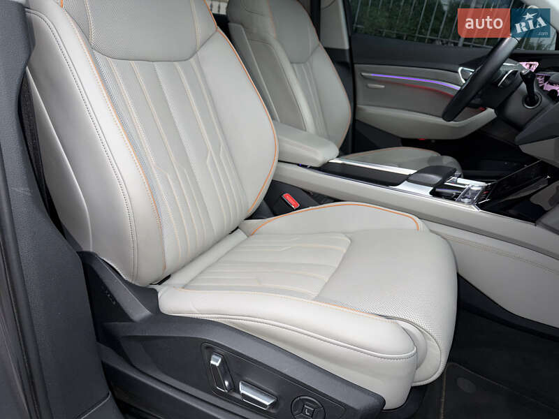 Внедорожник / Кроссовер Audi e-tron 2019 в Киеве