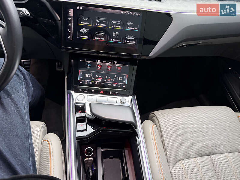 Внедорожник / Кроссовер Audi e-tron 2019 в Киеве