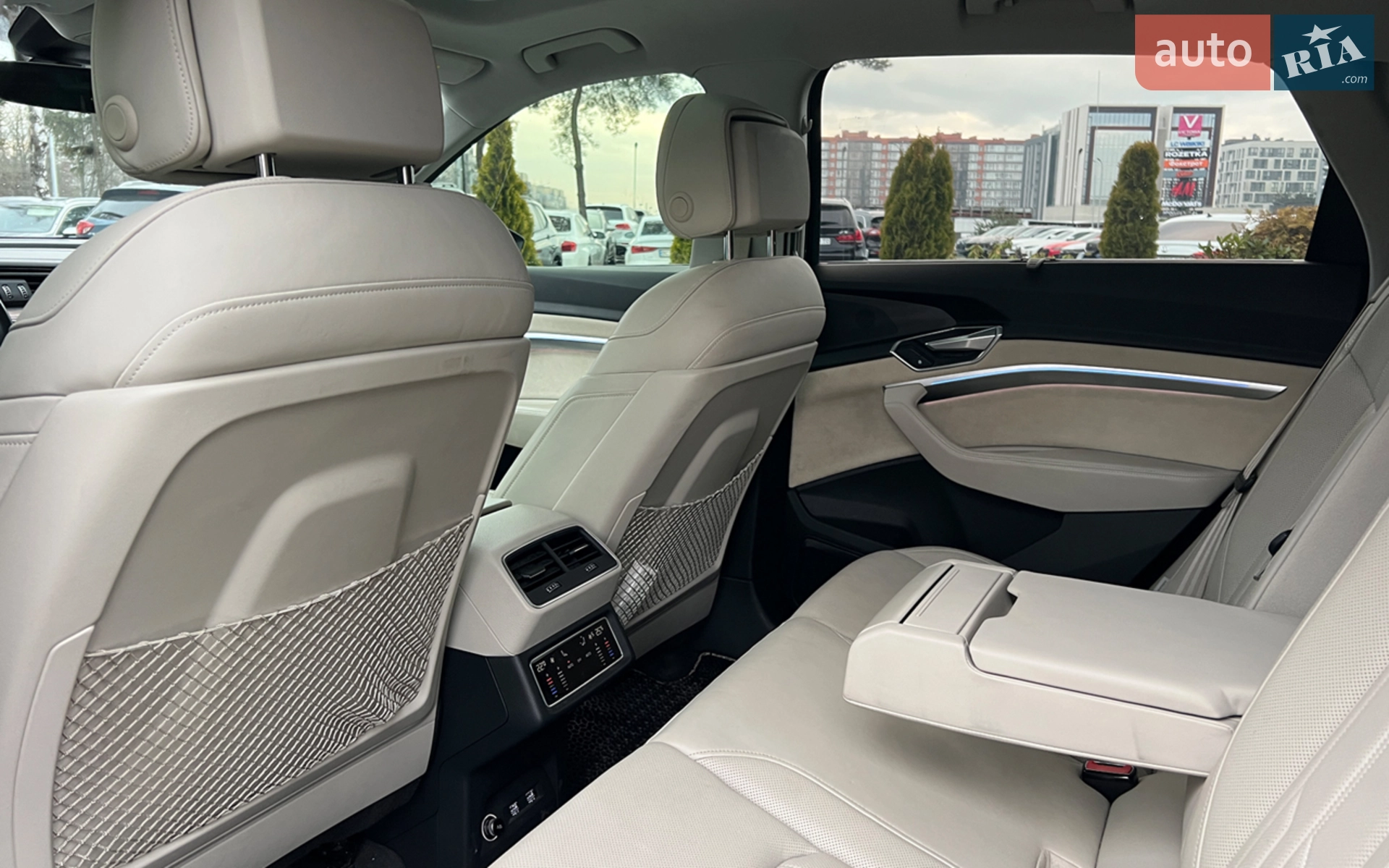 2019 Audi e-tron - мініатюра 27