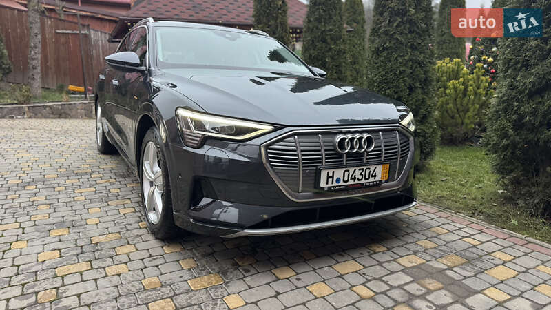 Внедорожник / Кроссовер Audi e-tron 2021 в Сваляве