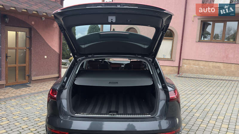 Внедорожник / Кроссовер Audi e-tron 2021 в Сваляве