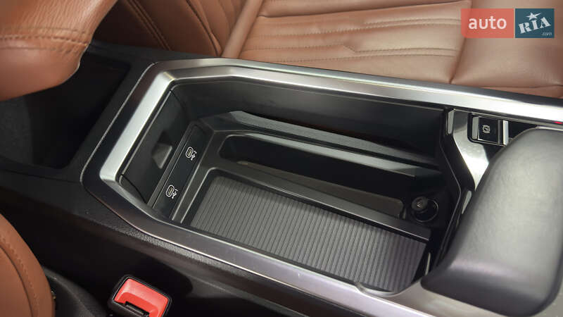 Внедорожник / Кроссовер Audi e-tron 2021 в Сваляве