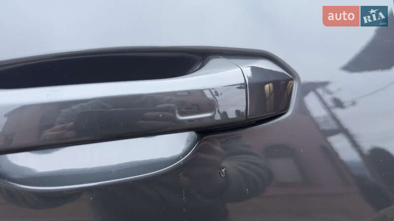 Внедорожник / Кроссовер Audi e-tron 2021 в Сваляве