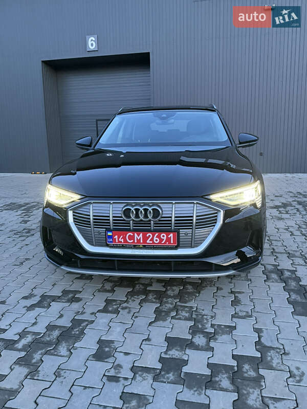 Внедорожник / Кроссовер Audi e-tron 2022 в Иршаве