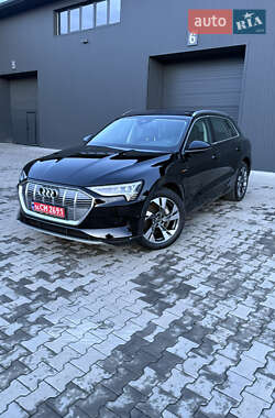 Внедорожник / Кроссовер Audi e-tron 2022 в Иршаве