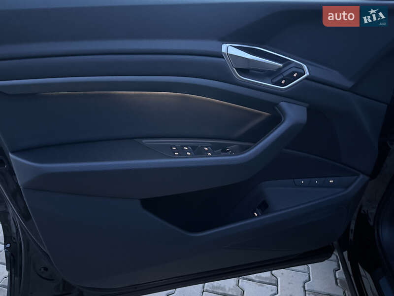 Внедорожник / Кроссовер Audi e-tron 2022 в Иршаве