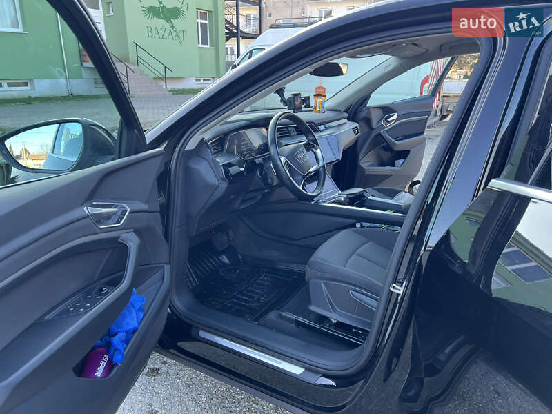 Внедорожник / Кроссовер Audi e-tron 2022 в Ужгороде