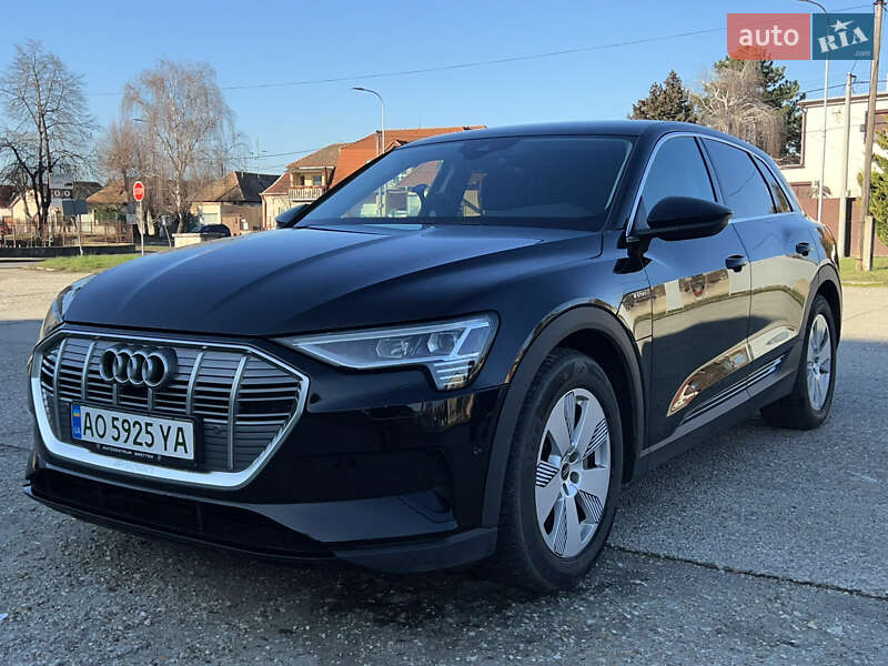 Внедорожник / Кроссовер Audi e-tron 2022 в Ужгороде