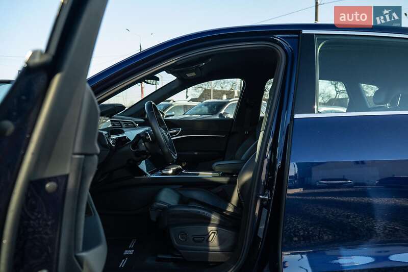 Внедорожник / Кроссовер Audi e-tron 2021 в Черновцах