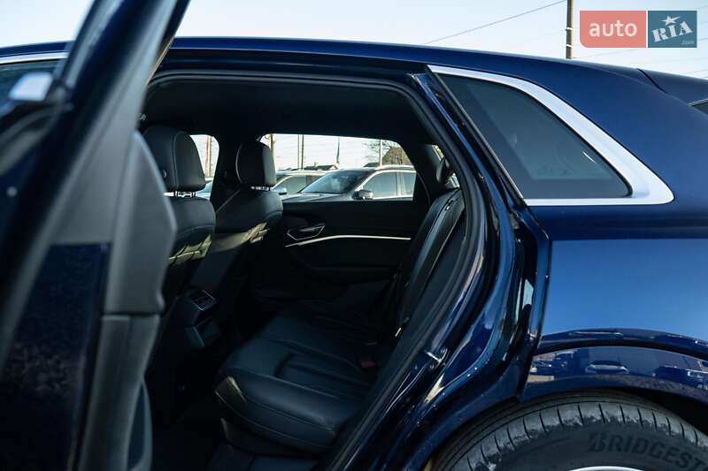 Внедорожник / Кроссовер Audi e-tron 2021 в Черновцах