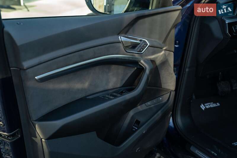 Внедорожник / Кроссовер Audi e-tron 2021 в Черновцах