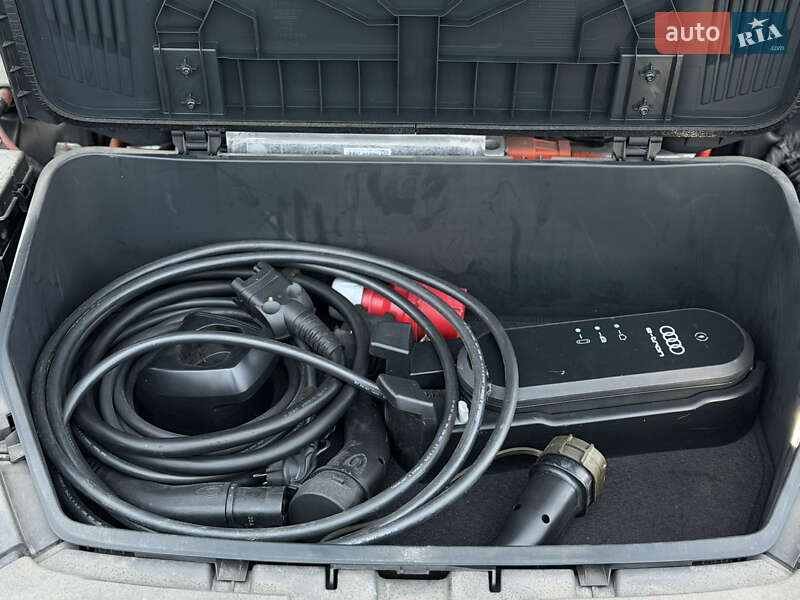 Внедорожник / Кроссовер Audi e-tron 2019 в Хмельницком