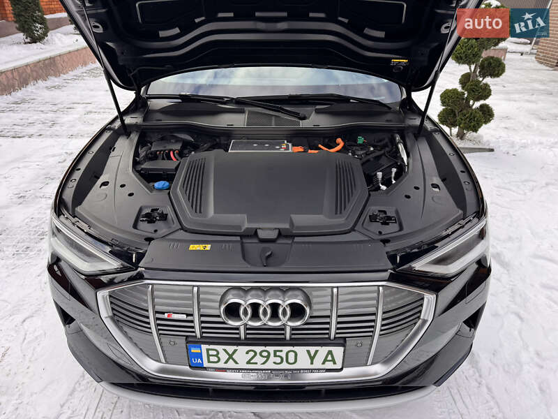 Внедорожник / Кроссовер Audi e-tron 2022 в Хмельницком