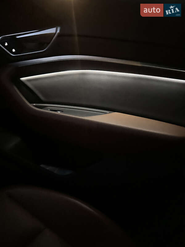 Внедорожник / Кроссовер Audi e-tron 2019 в Харькове