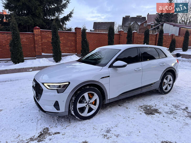 Позашляховик / Кросовер Audi e-tron 2022 в Хмельницькому фото Позашляховик / Кросовер Audi e-tron 2022 в Хмельницькому