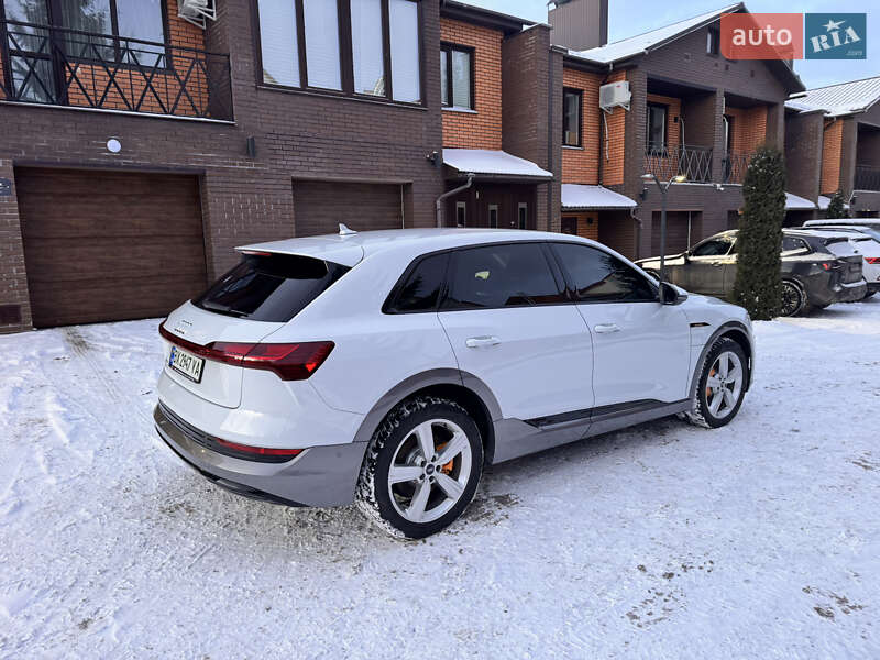 Позашляховик / Кросовер Audi e-tron 2022 в Хмельницькому фото 24 Позашляховик / Кросовер Audi e-tron 2022 в Хмельницькому