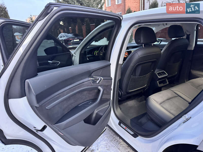 Позашляховик / Кросовер Audi e-tron 2022 в Хмельницькому фото 29 Позашляховик / Кросовер Audi e-tron 2022 в Хмельницькому