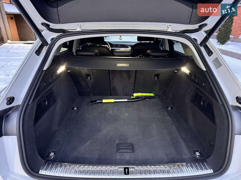 Позашляховик / Кросовер Audi e-tron 2022 в Хмельницькому фото 44 Позашляховик / Кросовер Audi e-tron 2022 в Хмельницькому