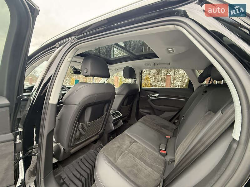 Внедорожник / Кроссовер Audi e-tron 2020 в Сваляве фото 28 Внедорожник / Кроссовер Audi e-tron 2020 в Сваляве